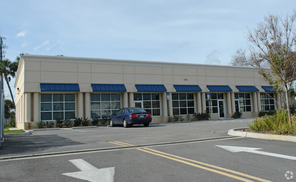More Photos Of 122 S Segrave St, Daytona Beach Office For Lease