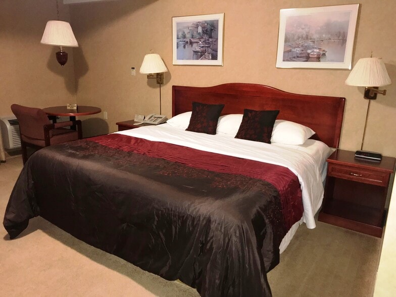 More Photos Of 8500 Road 164, Listowel Hotel For Sale