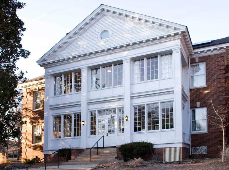 More Photos Of 204 N Buchanan Blvd, Durham Hotel For Sale