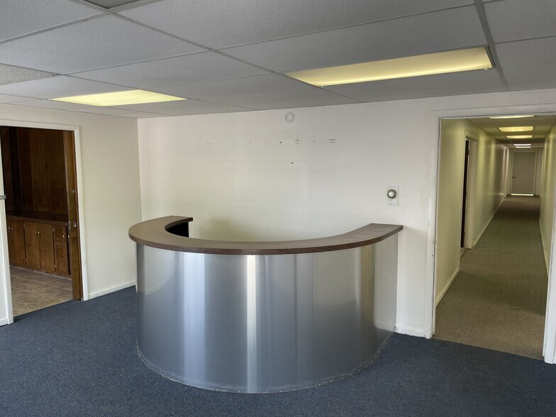 More Photos Of 607 E Pike St, Jackson Center Office For Sale