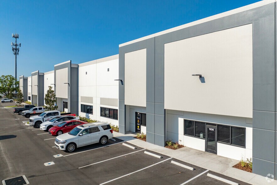 More Photos Of 6920 U.S. 41 hwy, Apollo Beach Warehouse For Lease