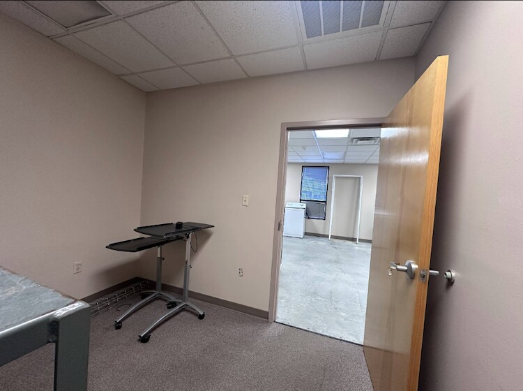 More Photos Of 2400 S Main St, Corbin Flex For Sale