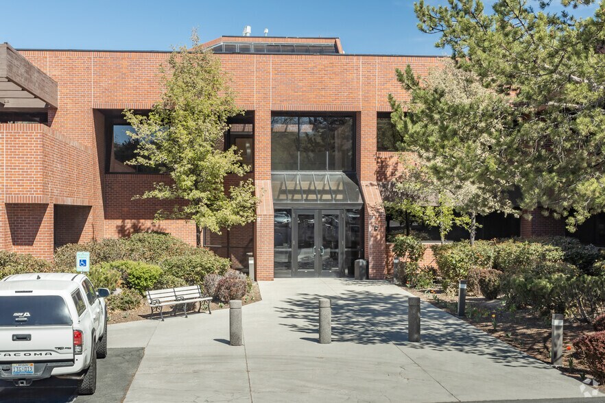 More Photos Of 6121 Lakeside Dr, Reno Office For Lease