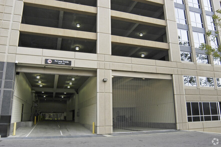 More Photos Of 161 Peachtree Center Ave NE, Atlanta Parking Garage For Lease