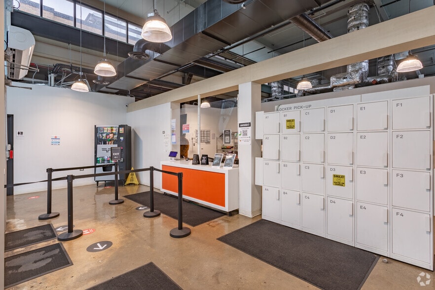 More Photos Of 3517 N Spaulding Ave, Chicago Restaurant For Lease