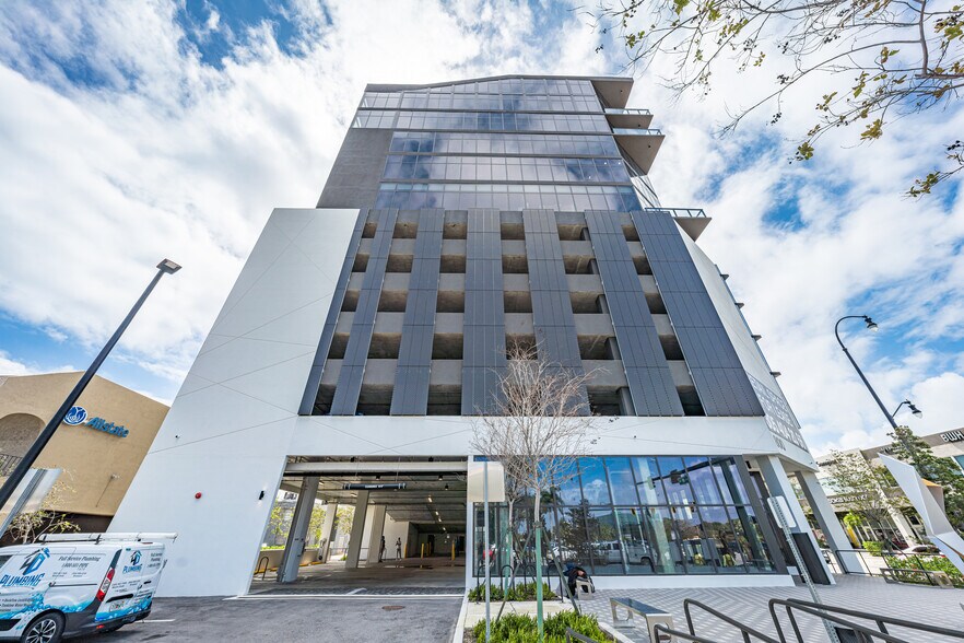 More Photos Of 800 N Federal Hwy, Hallandale Beach Office For Sale