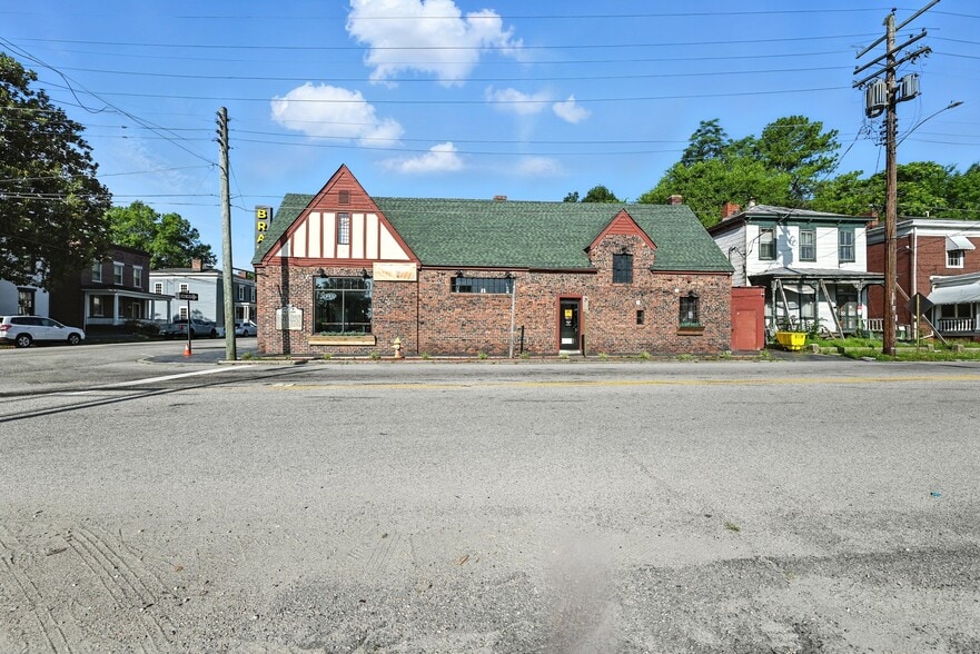 More Photos Of 801 W Washington St, Petersburg Storefront Retail Residential For Sale