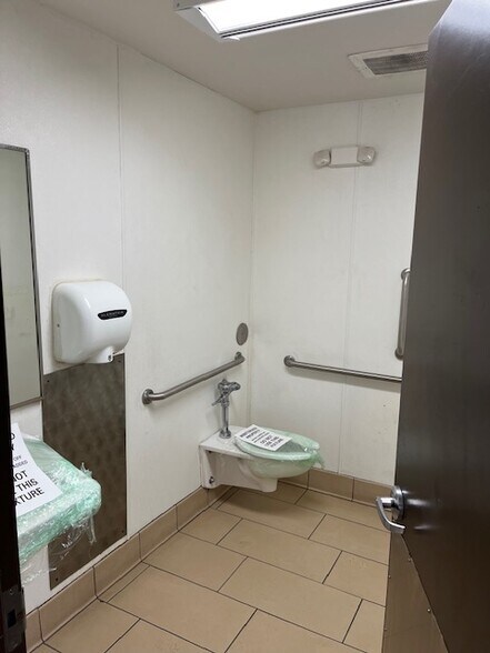 More Photos Of 1501 Rock Spring Rd, Forest Hill Convenience Store For Lease