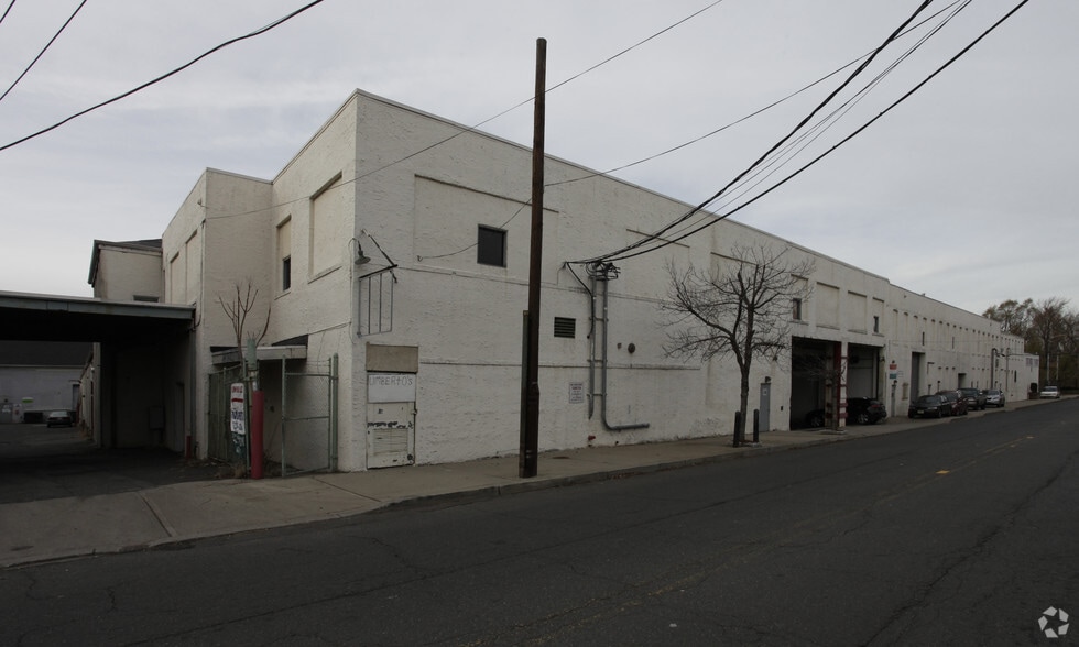 Primary Photo Of 6-32 E 5th St, Paterson Warehouse For Lease
