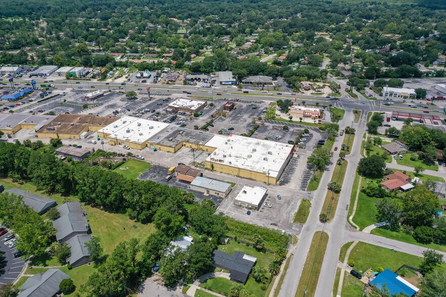 More Photos Of 291-311 Blanding Blvd, Orange Park General Retail For Lease