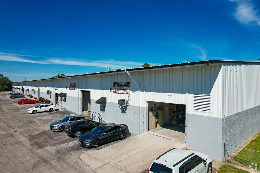 Primary Photo Of 8100 E Broadway Ave, Tampa Warehouse For Lease