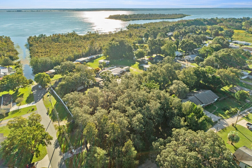 More Photos Of 5620 Bertsville Rd, Lady Lake Hotel For Sale
