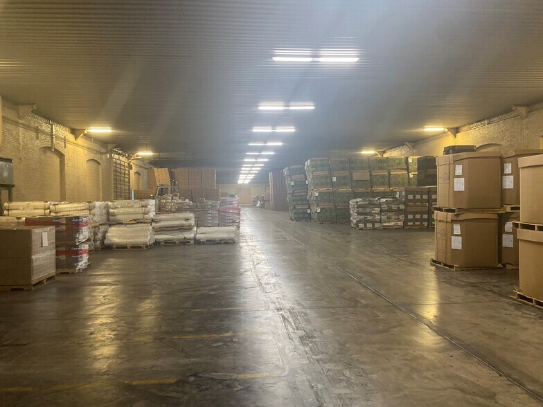 More Photos Of 212 Tank Rd, Berwick Warehouse For Lease