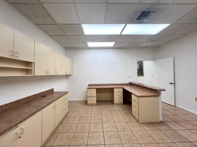 More Photos Of 4908 SW 8th St, Miami Medical For Lease