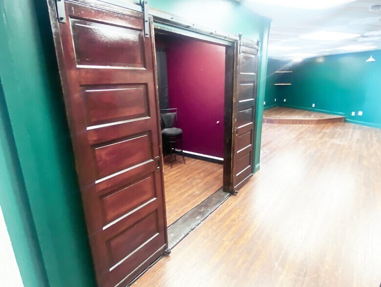 More Photos Of 420-428 Boston Rd, Billerica Storefront Retail Office For Lease