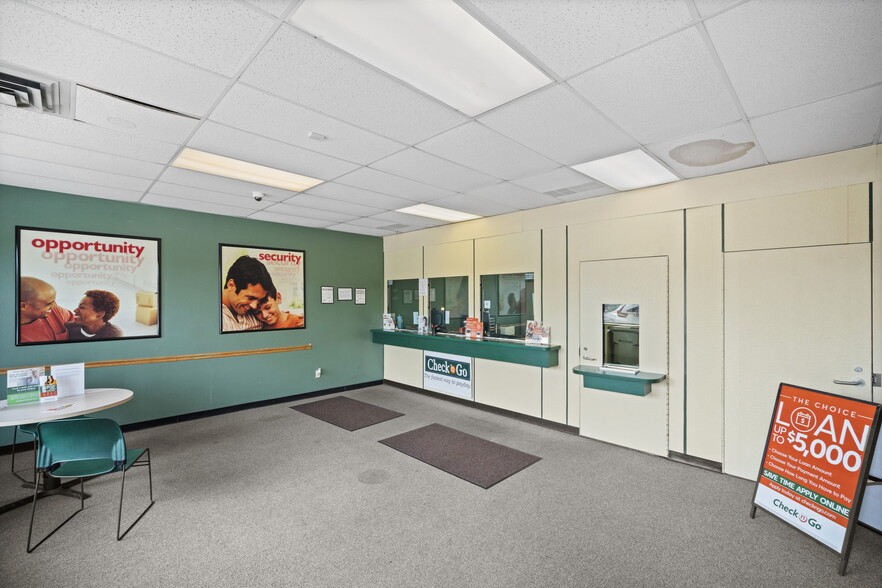 More Photos Of 7311-7321 N Teutonia Ave, Milwaukee Freestanding For Sale