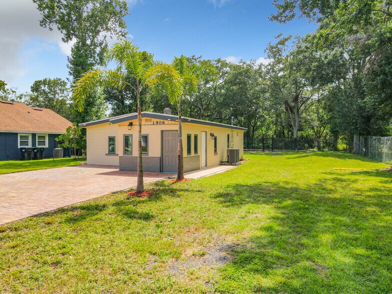 More Photos Of 1906 Murdock Blvd, Orlando Office For Lease