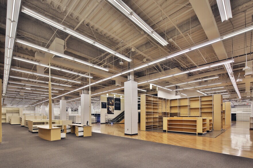 More Photos Of 11854 W Olympic Blvd, Los Angeles Freestanding For Lease