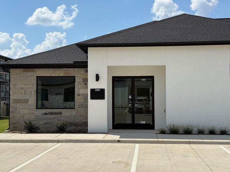 More Photos Of 6000 Alma Rd, McKinney Unknown For Lease