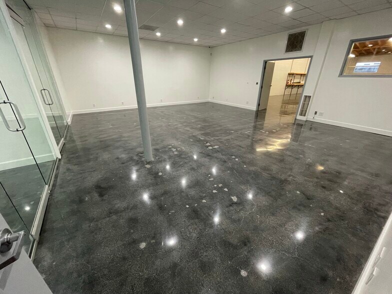 More Photos Of 122 Penn St, El Segundo Light Manufacturing For Lease