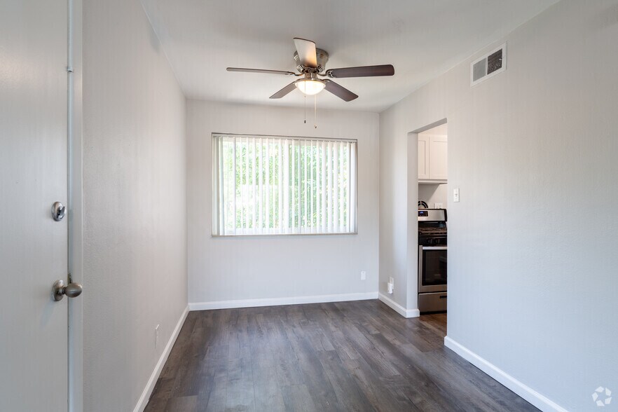 More Photos Of 1100 Indian Circle Dr, Olivette Apartments For Sale