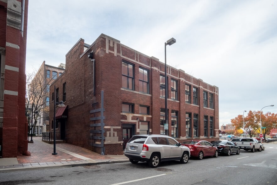 More Photos Of 102-106 W 9th St, Kansas City Unknown For Lease