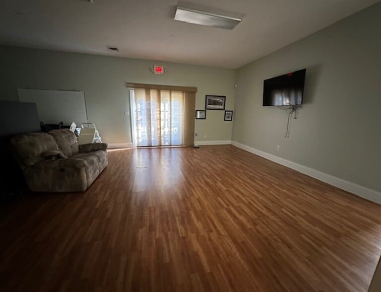 More Photos Of 1011 Masten Dr, Kernersville Office For Sale