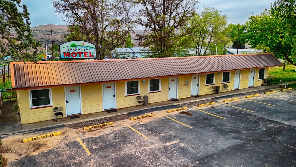 More Photos Of 616 Mill St, Maupin Hotel For Sale
