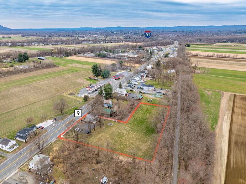 More Photos Of 84 Russell St, Hadley Loft Creative Space For Sale