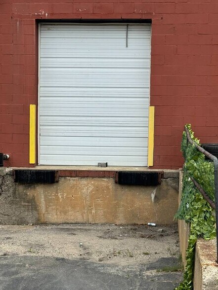 More Photos Of 12-1 Dubon Ct, Farmingdale Service For Lease