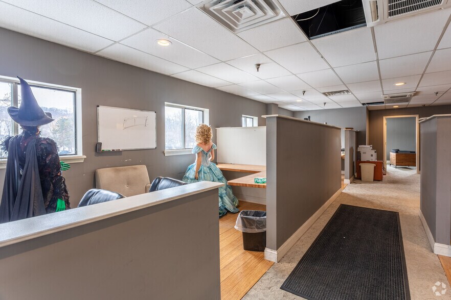 More Photos Of 22-24 Riverview Dr, Marlboro Warehouse For Lease