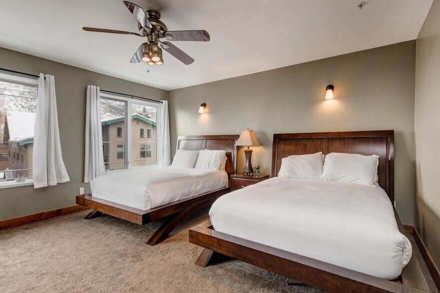 More Photos Of 1469 Woodside Ave, Park City Lodge Meeting Hall For Sale