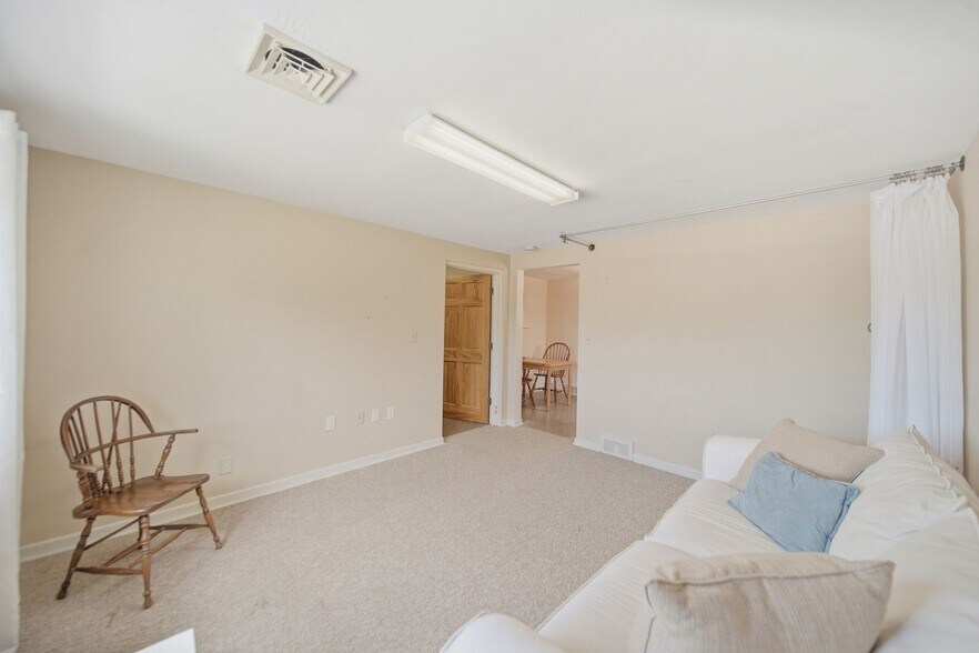 More Photos Of 2533 Sheridan Dr, Tonawanda Office For Sale