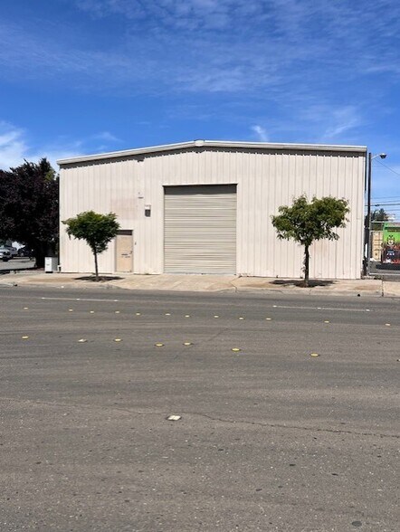 More Photos Of 1424 9th St, Modesto Auto Repair For Sale