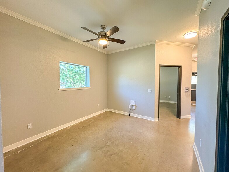 More Photos Of 201 N Heatherwilde Blvd, Pflugerville Unknown For Lease