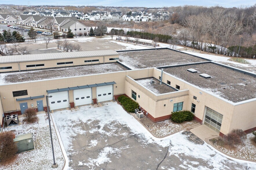 More Photos Of 11180 86th Ave N, Osseo Flex For Sale