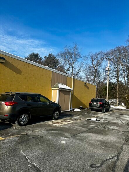 More Photos Of 386 Columbia Rd, Hanover General Retail For Lease