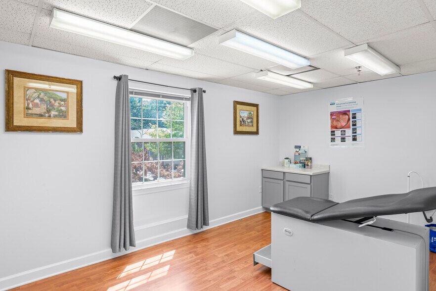 More Photos Of 5514 Alma Ln, Springfield Medical For Lease