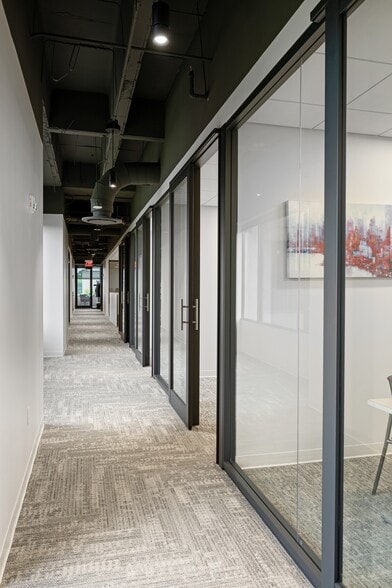 More Photos Of 3340 Perimeter Hill Dr, Nashville Office For Sale