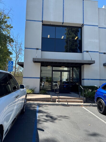 More Photos Of 2259 Ward Ave, Simi Valley Flex For Lease