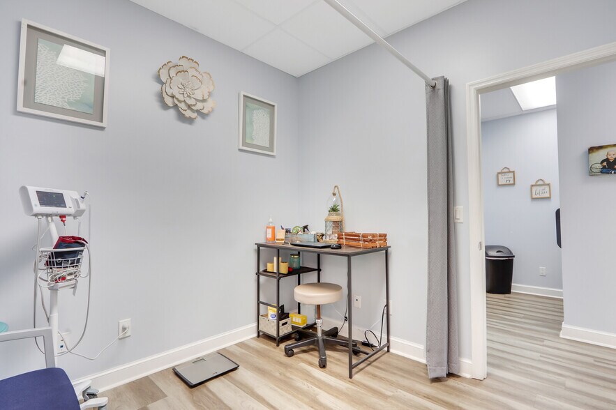 More Photos Of 1405 SE Goldtree Dr, Port Saint Lucie Medical For Lease