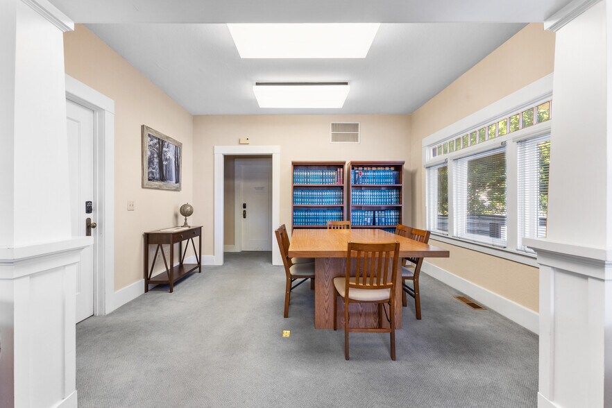 More Photos Of 700 College Ave, Santa Rosa Office For Sale
