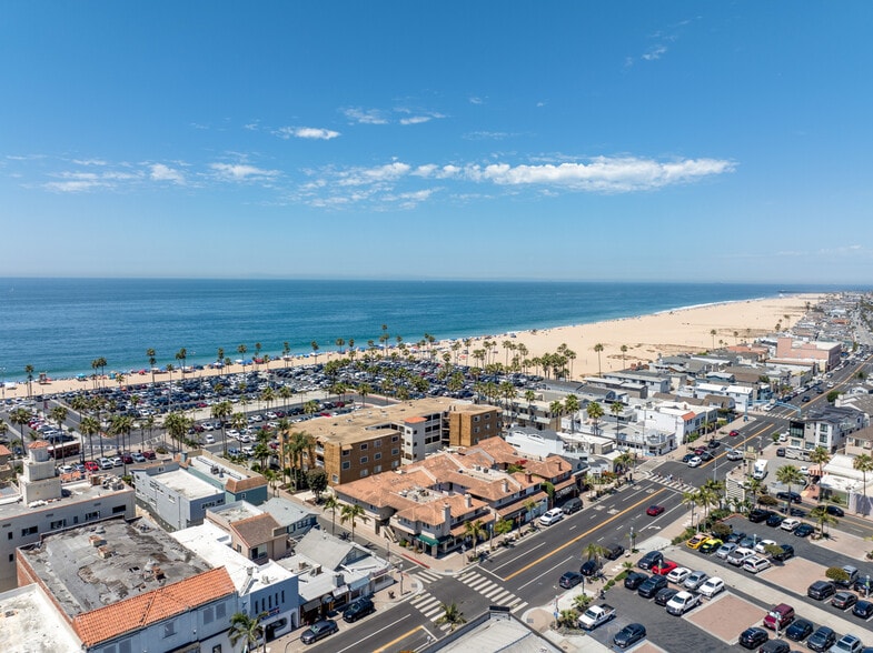 More Photos Of 611-615 E Balboa Blvd, Newport Beach Storefront Retail Residential For Sale