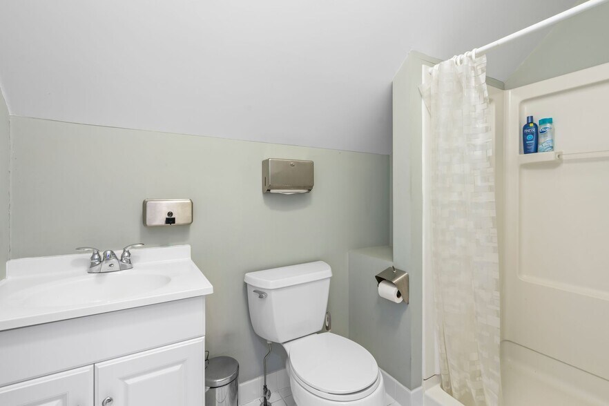 More Photos Of 67 Fort Salonga Rd W, Northport Loft Creative Space For Sale