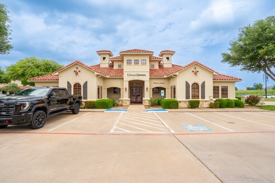Primary Photo Of 6620 Bryant Irvin Rd, Fort Worth Medical For Lease