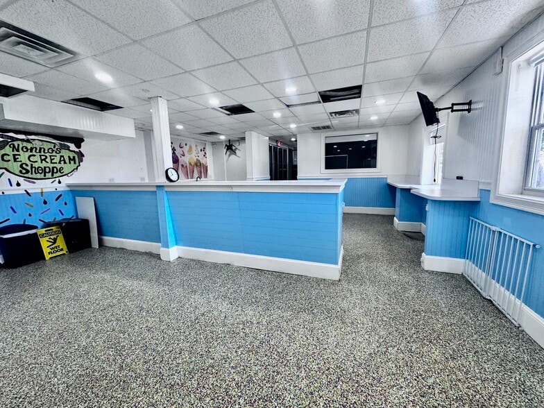 More Photos Of 270 Seabury St, Fall River Storefront For Sale