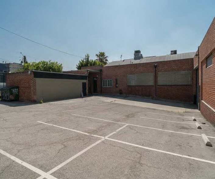 More Photos Of 2840 E 11th St, Los Angeles Warehouse For Lease