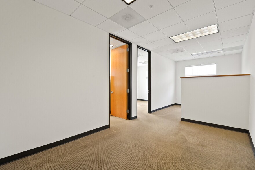 More Photos Of 5018 Chesebro Rd, Agoura Hills Medical For Sale