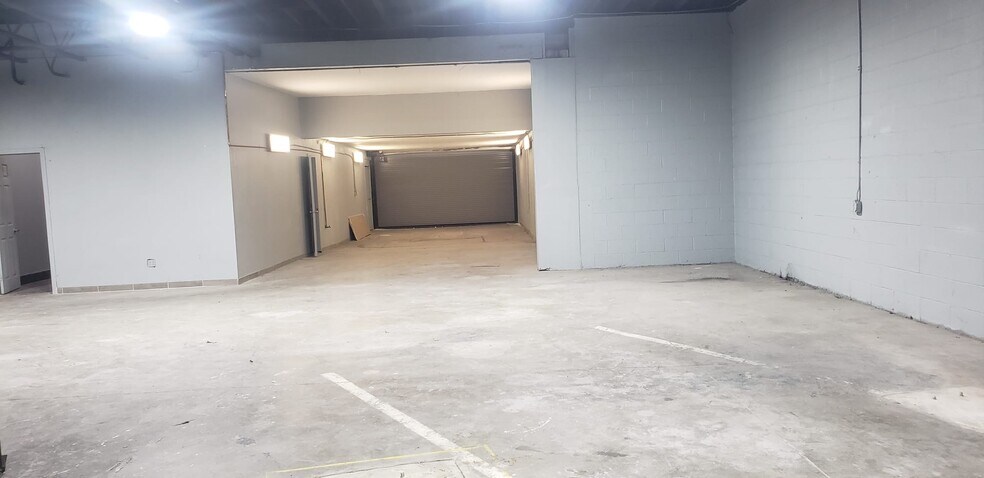 More Photos Of 17721 Sherman Way, Reseda Auto Repair For Sale