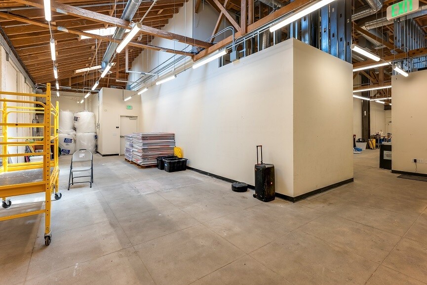 More Photos Of 1011-1011 Ocean Front Walk, Venice Storefront Retail Office For Sale